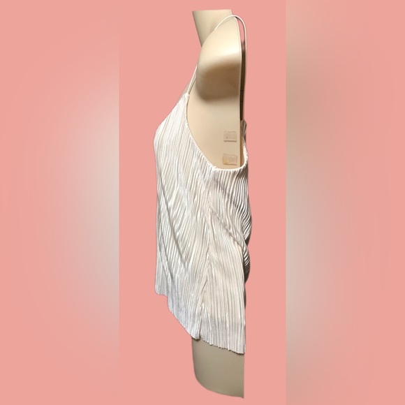 NEW Women’s Top - V-Neck Plisse Spaghetti Straps - Picture 3 of 5